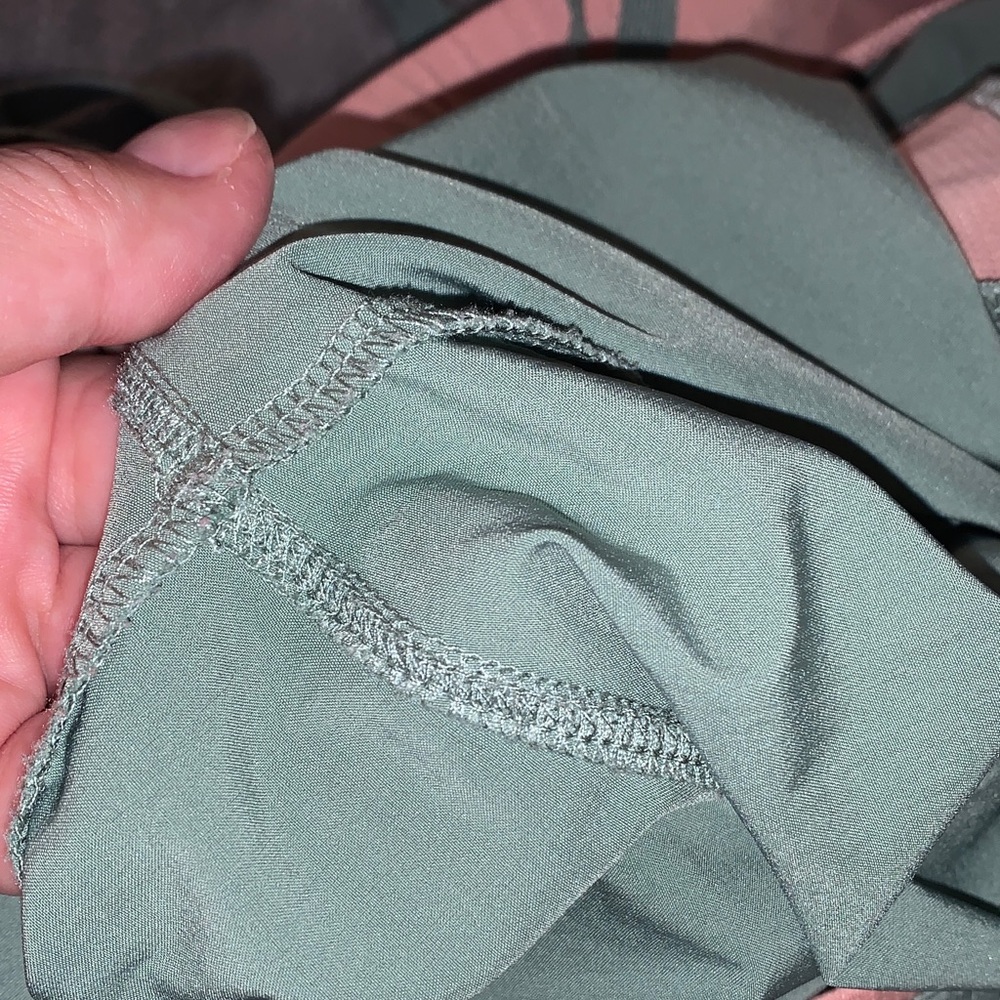 Fabletics green with pink trim on top Womems size large with back pocket - Picture 10 of 10